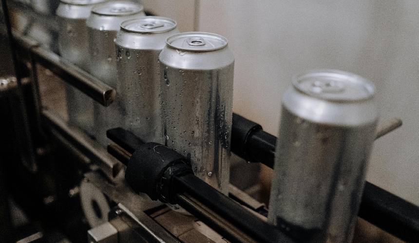 Sealed RTD nitro cans in production line