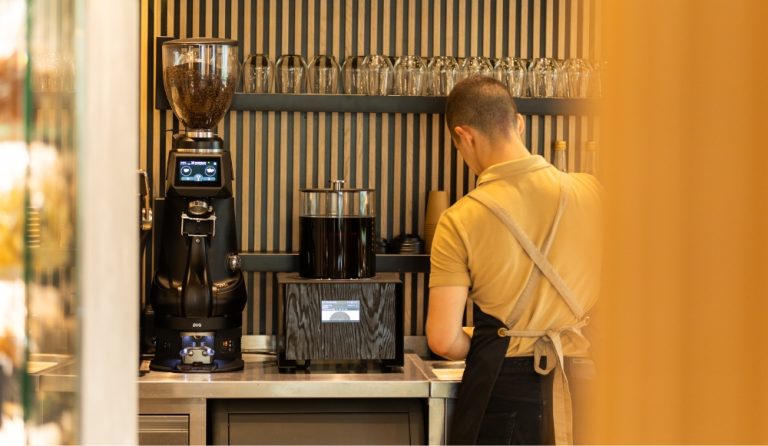 Cold brew coffee brewer in café