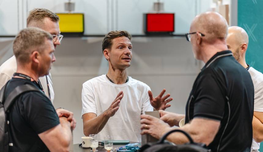 Matcha, Tea, Coffee, Cocktails & More: Offering Cold Brew In Your Business 8 Hardtank team at World of Coffee Hardtank Matcha, Tea, Coffee, Cocktails & More: Offering Cold Brew In Your Business