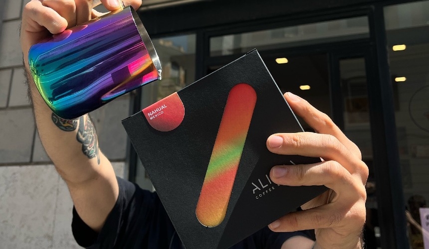 Case Study: How Aliena Coffee Roasters uses Hardtank for fresh service and RTD excellence 3 A box of roasted coffee from Aliena Coffee Roasters.