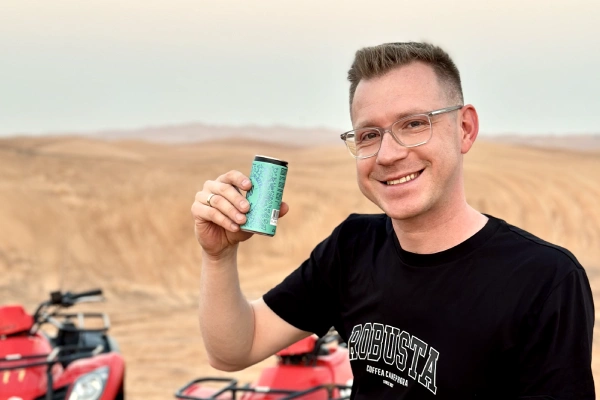 Developing Customised RTD Beverages: Two Different Approaches 8 ready to drink by hardtank 2 Hardtank Developing Customised RTD Beverages: Two Different Approaches