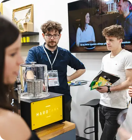 Baby Hardtank: Compact cold brew equipment 24 Baby Hardtank custom coloured panel