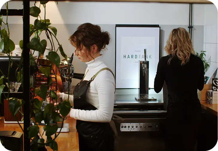 The Hardtank 20 Cold Brew Coffee Maker 12 hardtank 20 at coffee shop Hardtank The Hardtank 20 Cold Brew Coffee Maker