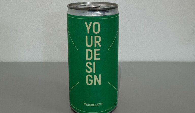 What is the matcha latte caffeine content and why does it differ from coffee? 4 An RTD can containing a matcha latte in an article about the matcha latte caffeine content.