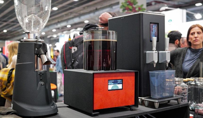 Fast cold brew coffee makers