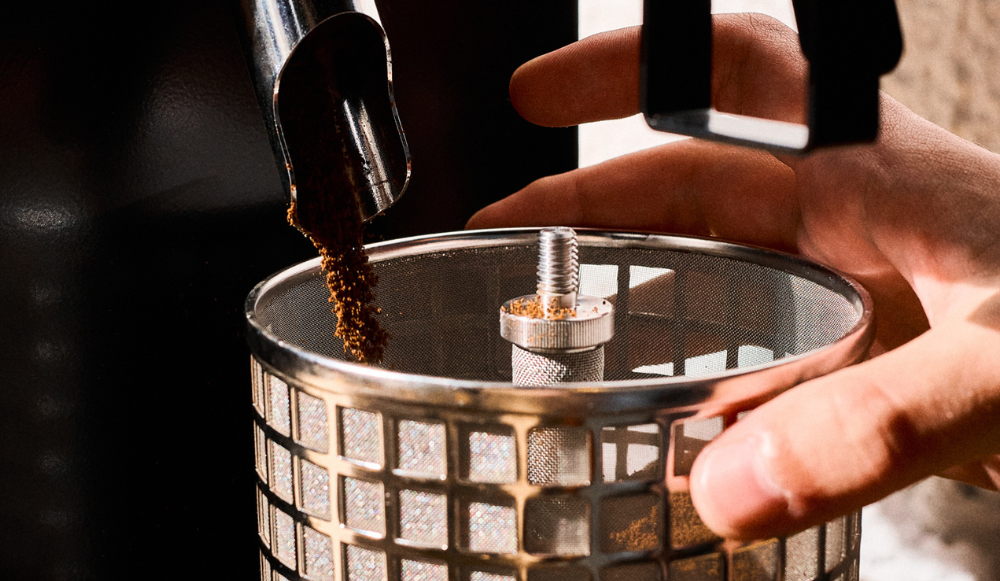 Fast cold brew coffee makers