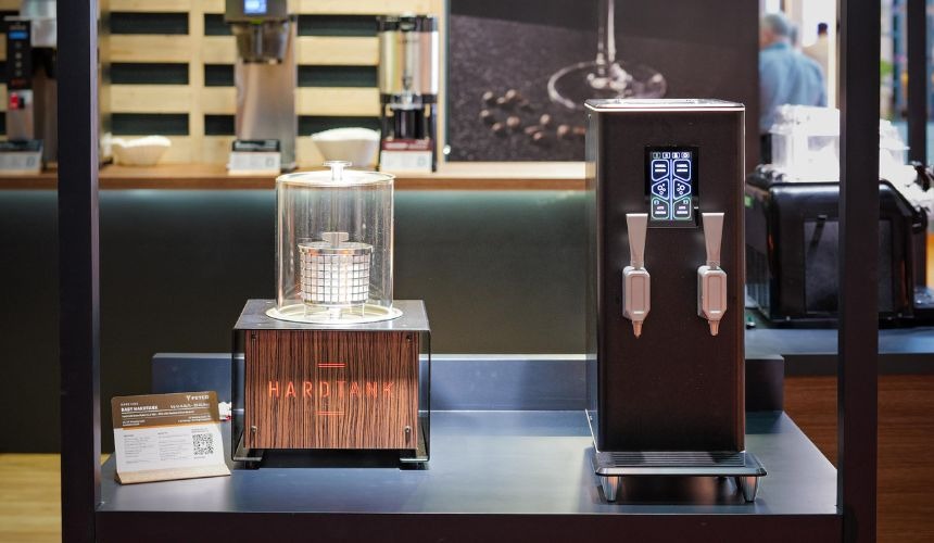 What are the benefits of offering nitro cold brew coffee on tap? 2 nitro cold brew coffee on tap